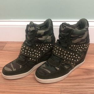Zigi Soho Camouflage Wedge Sneakers with Gold Studs